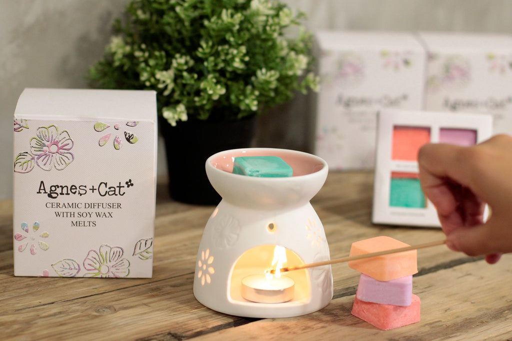 Agnes + Cat Wax Melter with Four Soy Wax Melts – Floral Ceramic Burner | CardsAmoreStore