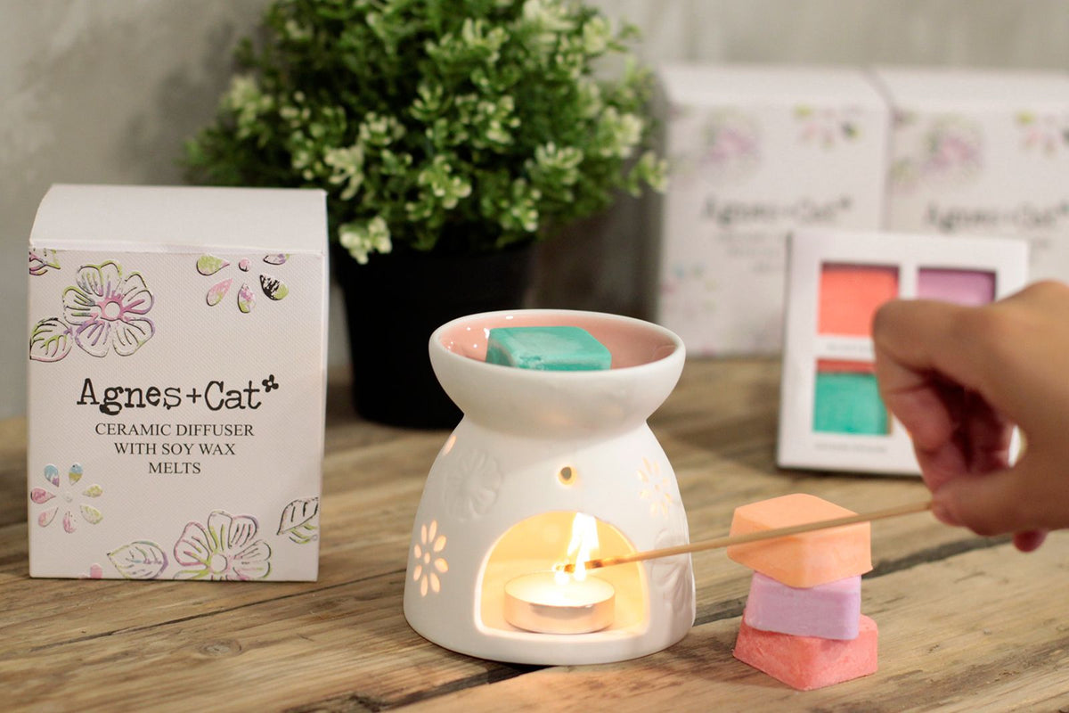 Agnes + Cat Wax Melter with Four Soy Wax Melts – Floral Ceramic Burner | CardsAmoreStore