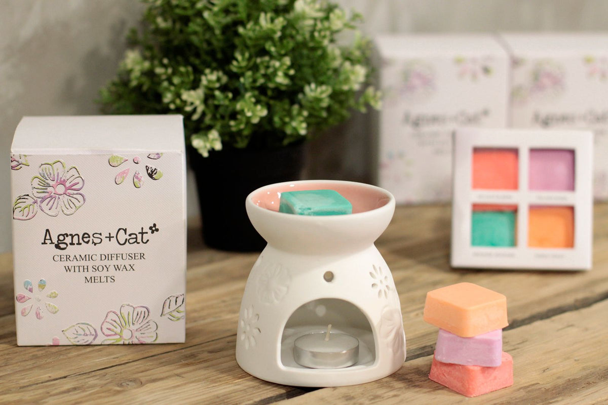 Agnes + Cat Wax Melter with Four Soy Wax Melts – Floral Ceramic Burner | CardsAmoreStore