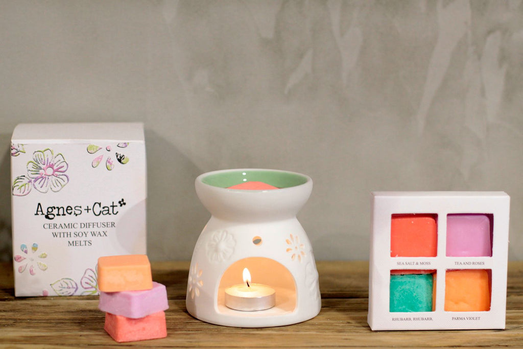 Agnes + Cat Wax Melter with Four Soy Wax Melts – Floral Ceramic Burner | CardsAmoreStore