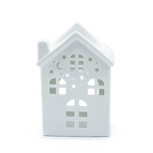 Cosy ceramic house‑shaped oil burner for wax melts and fragrance oils